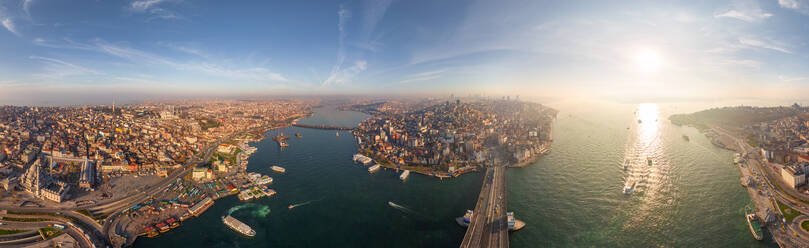 İstanbul'da Boğaz manzaralı restoran iç mekanı ve sanal tur çekimi görseli